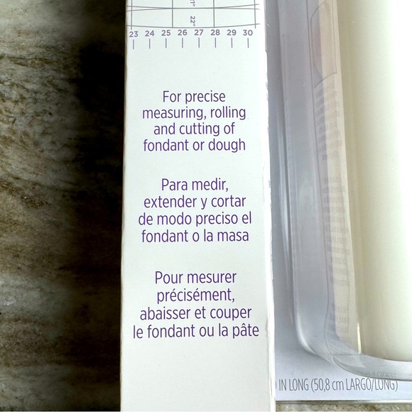 Wilton Roller/Cutter/Mat Fondant Tool Set - 3 pcs - Picture 5 of 15